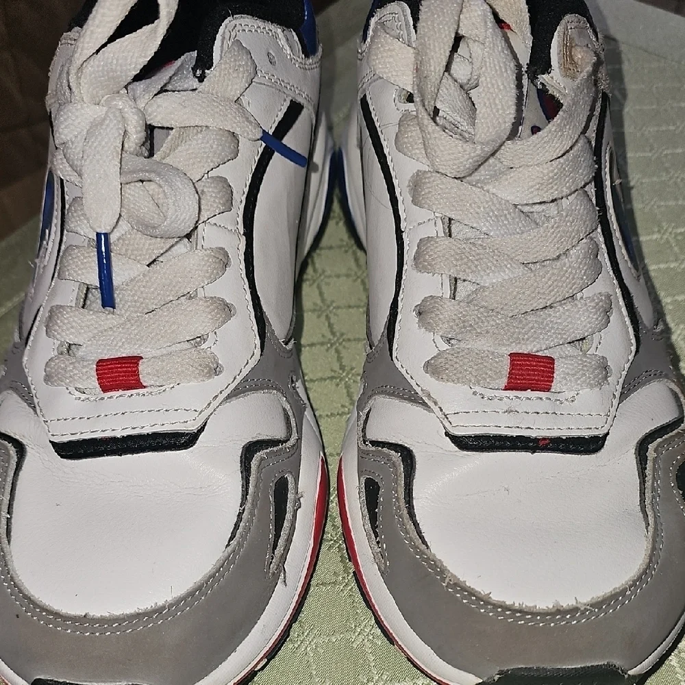 Champion Women's White, Black, and Red Logo Sneakers Size 8